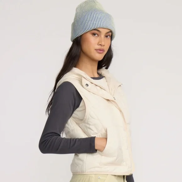 Billabong Ciff Quilted Vest - NWT - Picture 3 of 9